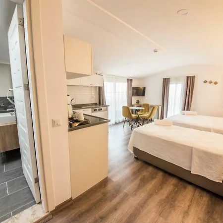 Dekatria Rooms&aparts Hotel