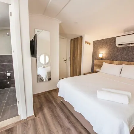 Otel Dekatria Rooms&aparts 3*